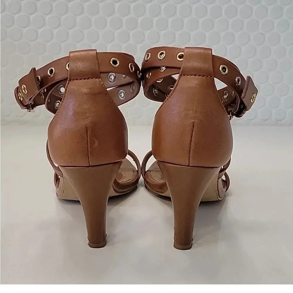 ISOLA DAMAR BROWN HEELED SANDAL WRAP AROUND STRAPS WITH GROMMET DETAIL SIZE 7.5 - Picture 3 of 15